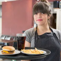 Un lanț de restaurante fast-food dă faliment. 7.000 de angajați, concediați. Ce urmează acum? - Foto: Freepik.com (rol ilustrativ)