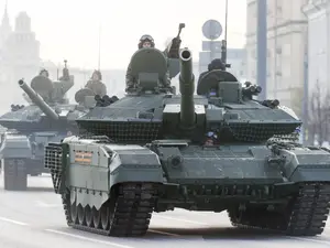 Soldații ucraineni au capturat în Harkov cel mai avansat tanc rusesc T-90M în stare perfectă - FOTO: Profimedia