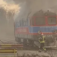Locomotiva unui marfar cu îngrăşăminte chimice a luat foc în apropiere de Ploiești. / Foto: news.ro