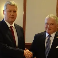 Cătălin Predoiu, ministerul Justiției, și  Adrian Zuckerman, ambasadorul SUA