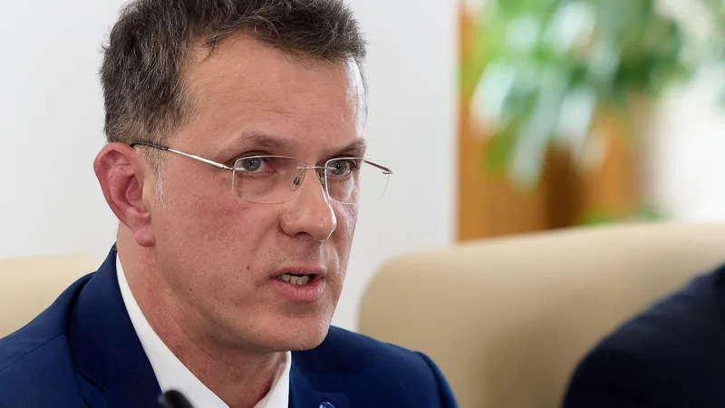 Moșteanu, avertisment înainte de summit-ul Trump-Putin: Pacea nu trebuie să fie o pauză pentru Putin - Foto: Profimedia images