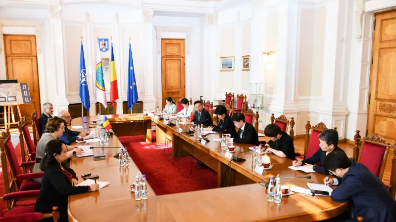 Președintele CCR s-a văzut cu omologul chinez - Foto: CCR