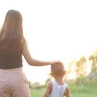 O femeie a găsit un copil dormind pe străzi și l-a adoptat. Ce a urmat după 14 ani  - Foto: profimedia / imagine cu caracter ilustrativ