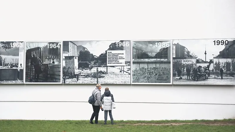 Zidului Berlinului a aruncat Europa de Est
în plin capitalism.
Schimbarea s-a
produs brusc și dureros.
