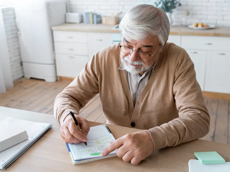 Ministerul Muncii confirmă ajutorul la pensie pentru plata facturilor. Ce bani primesc pensionarii? Foto: Freepik (footgrafie cu caracter ilustrativ)