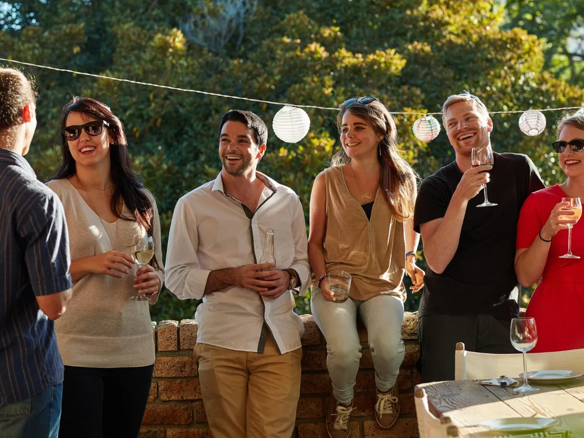 Petrecere în grădină - Foto: Freepik (Imagine cu rol ilustrativ)