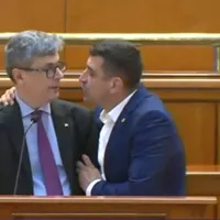 Virgil Popescu a fost agresat de George Simion în plenul Parlamentului