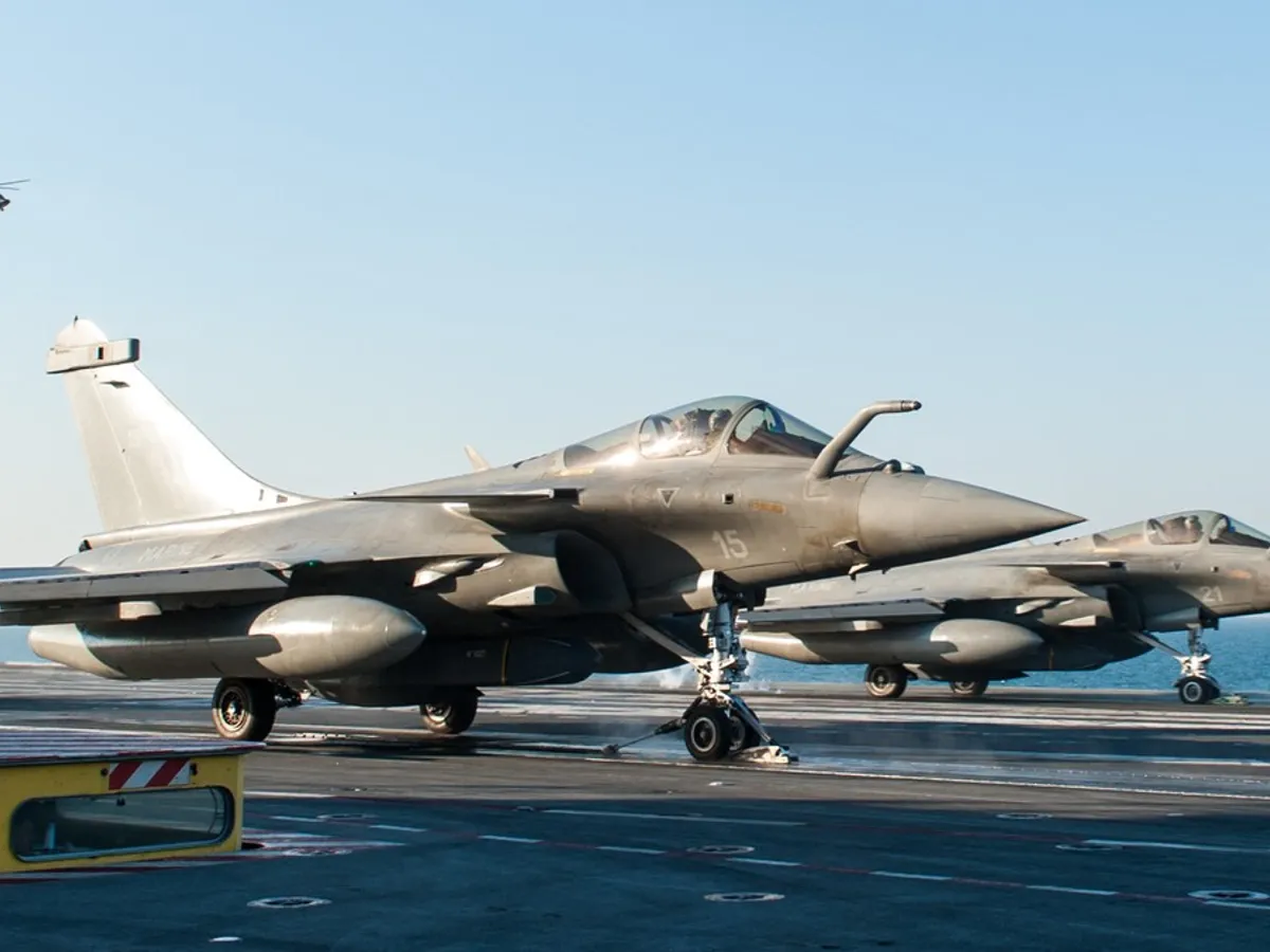Avioane de vânătoare Dassault Rafale ale Franței echipate cu rachete de croazieră SCALP - Foto: Profimedia Images