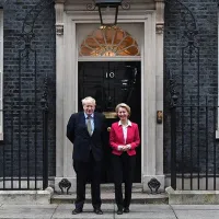 Boris Johnson alături de președintele Comisiei Europene, Ursula Von der Leyen/Foto: New York Times