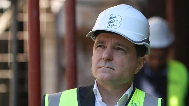 Nicuşor Dan continuă să conducă în topul preferinţelor electorale ale bucureştenilor - Foto: INQUAM PHOTOS/George Călin