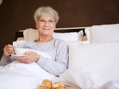 Pensionar la pensie în spital - Foto: Freepik