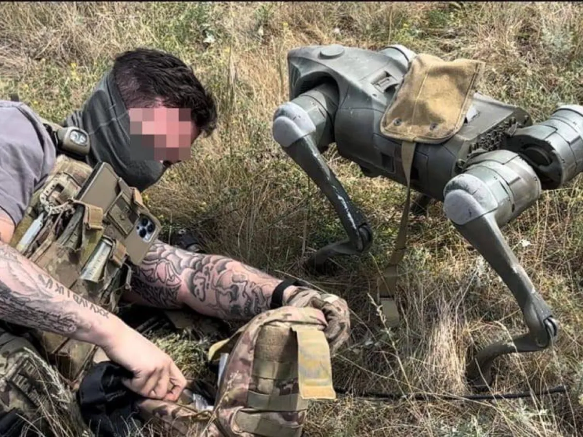 Ucraina trimite pe front câini roboți „invizibili”. Cară muniție soldaților și „latră” la ruși - Foto: X/ @UkraineNewsLive