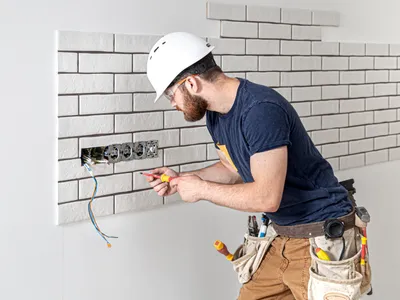 Cum se instalează corect sitemul electric într-o casă. Este mai sigură instalația pe podea sau pe tavan? - Foto: Freepik (Imagine cu rol ilustrativ)