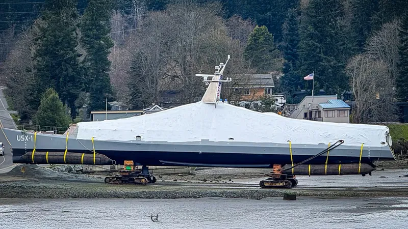 USX-1 Defiant, distrugătorul american fără echipaj de 240 tone și 55 metri. Navigă singur - Foto: newatlas.com