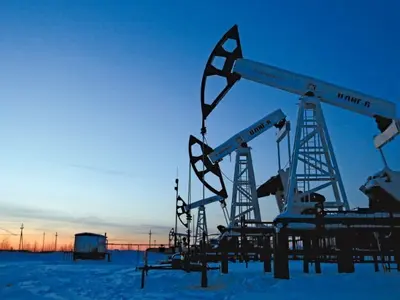 Pompe petroliere în Siberia. Petrolul şi gazele constituie 70% din exporturile totale rusești