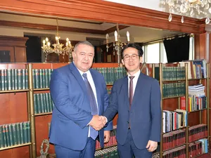 Președintele Camerei de Comerț și Industrie a României, Mihai Daraban, a avut o întâlnire oficială cu Jae Rak Kim, vicepreședinte Hyundai Heavy Industries Foto: CCIR