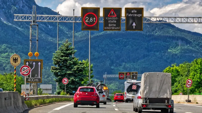Un ministru maghiar le promite românilor integrarea totală în Schengen:”Vom face tot ce ţine de noi” - Foto: Profimedia Images/ Imagine cu caracter ilustrativ