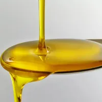 „Lichidul de aur” care îți oferă o piele strălucitoare și accelerează metabolismul. Îl bei dimineața - Foto: Profimedia