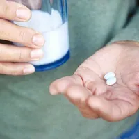 6 medicamente pe care nu trebuie niciodată să le amesteci cu produsele lactate - Foto: Epoch Times / imagine cu caracter ilustrativ
