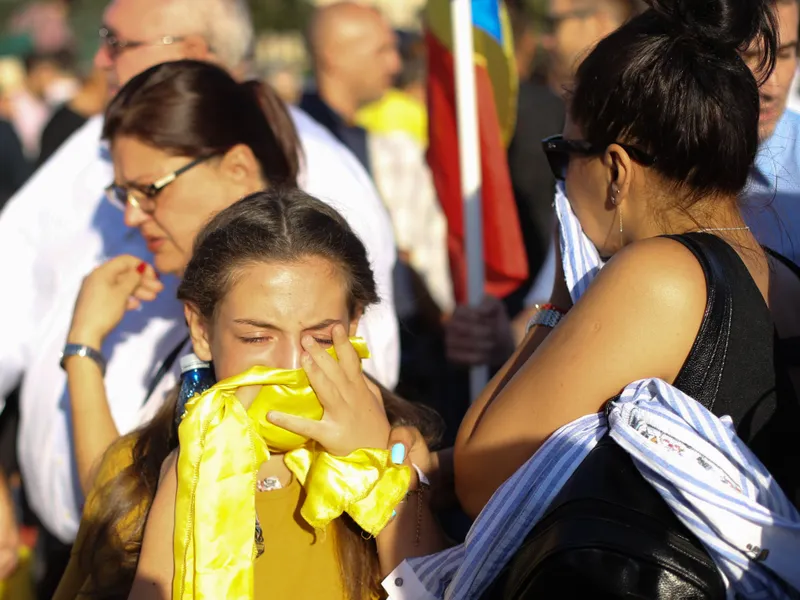 Oamenii au fost „sufocați” cu gaze la protestul diasporei, din 10 august. Foto: nquam Photos / George Calin