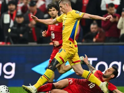 Jurnaliștii turci acuză scene „șocante” în vestiarul tricolorilor, după meci: Florin Tănase ar fi aruncat cu scaunul după un coleg