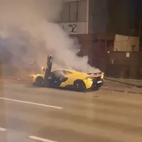 Un bolid McLaren de 570 cai și peste 200.000 €, mistuit de flăcări pe un bulevard din București - Foto: Facebook/Info Trafic București și Ilfov