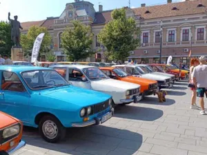Mașinile Dacia de pe vremea lui Ceaușescu, poveștile lor și nostalgia tinereții - Foto: Agerpres.
