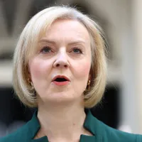 Deputații din Marea Britanie au câte două joburi. Ei încasează de 22 de ori cât e salariul minim Foto: news.sky.com