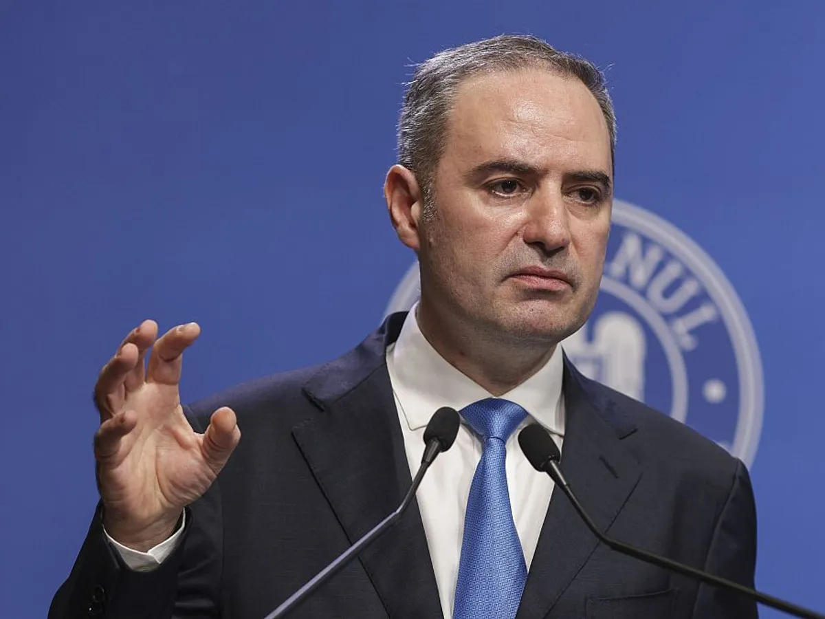 Alexandru Nazare, ministrul Finanţelor, în conferinţă de presă - Foto: INQUAM PHOTOS/Octav Ganea
