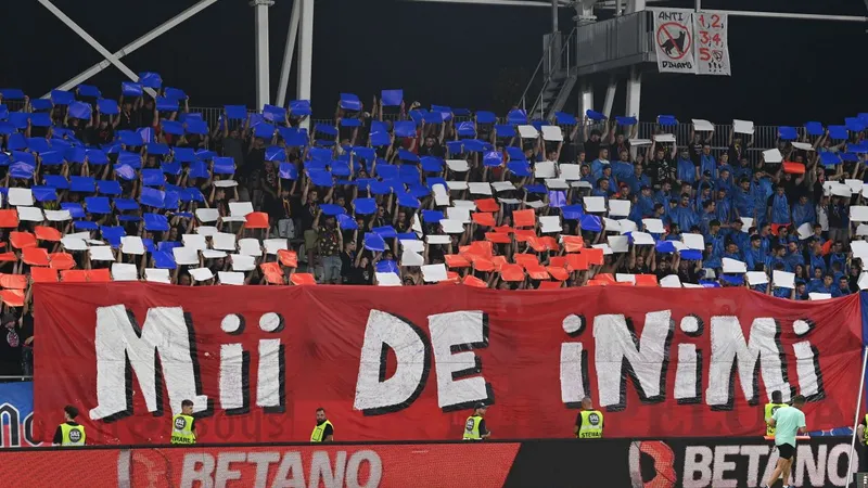 Dinamo vrea să retragă tricoul cu numărul 12 - Foto: INQUAM PHOTOS / Eduard Vînătoru