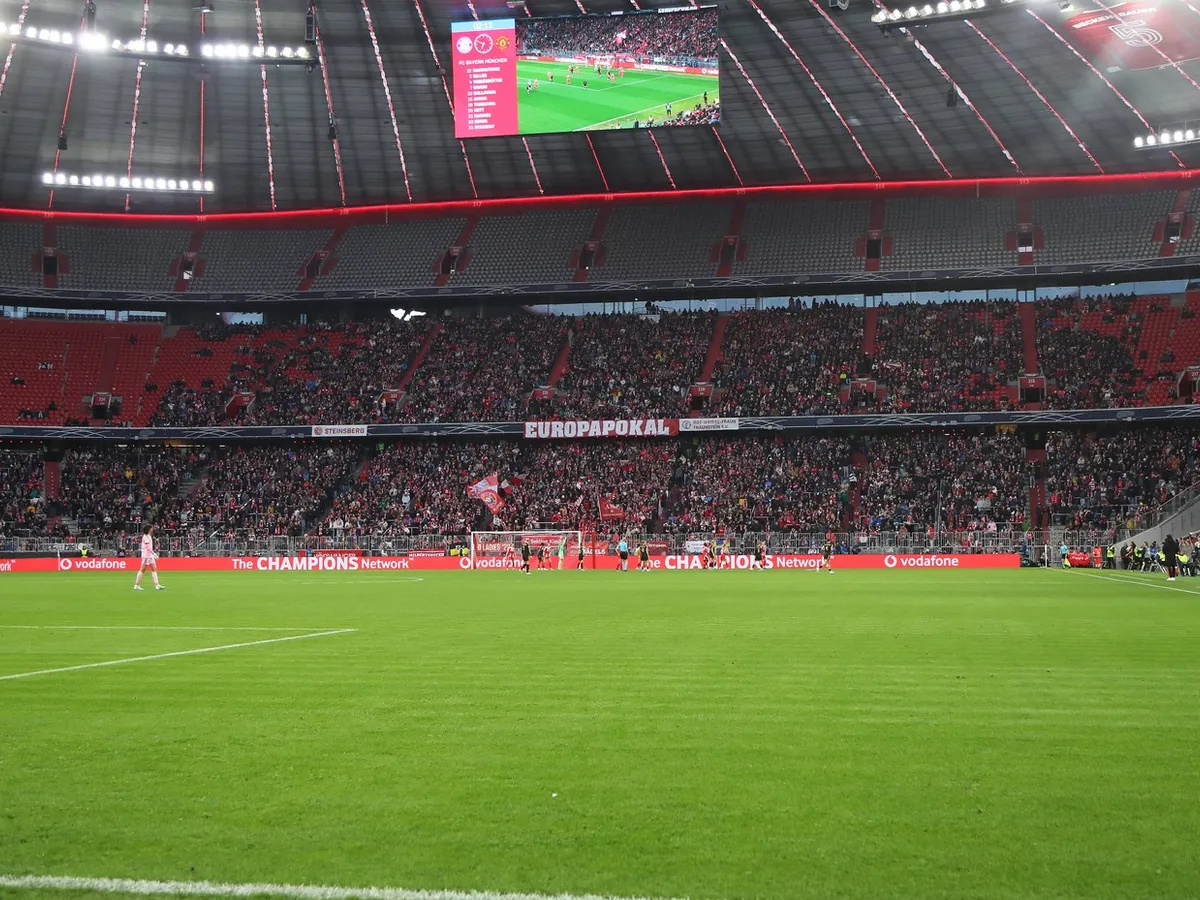 Modificări aduse legii privind violenţa la competiţiile sportive. Cluburile, nemulțumite că alungă spectatorii