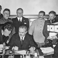 Bolojan: Pactul Ribbentrop-Molotov, simbol al cinismului și brutalității- Foto: Profimedia Images (cu rol ilustrativ)