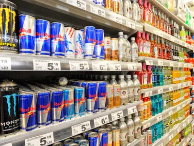 Guvernul amendează magazinele care vând energizante minorilor. De ce s-a luat această decizie Foto: Shuttershok (fotografie cu caracter ilustrativ)