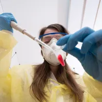 Germania cere impunerea testării tuturor persoanelor venite din China după noul val de infectare - FOTO: Profimedia