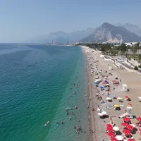 Cât de cald va fi în destinațiile de vacanță preferate de români. Plajă din Antalya Foto: profimediaimages.ro