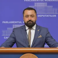 Un fost deputat AUR are dosar penal pentru că oile saleu au distrus o cultură de trifoi foto: facebook/Ciprian Ciubuc