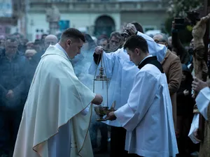 De sărbători, românii merg la biserică Foto: INQUAM PHOTOS/ Virgil Simonescu (imagine cu rol ilustrativ)