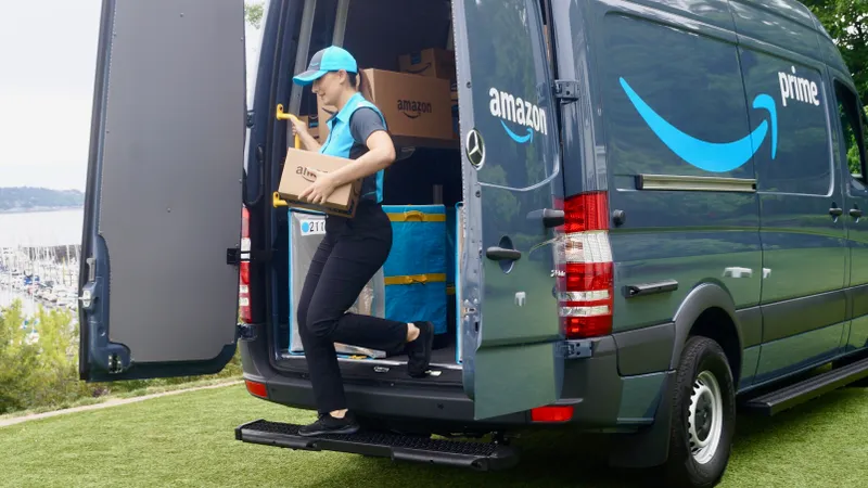 Amazon recunoaște: Șoferii-livratori, nevoiţi să urineze în sticle în timpul curselor. / Foto: geekwire.com