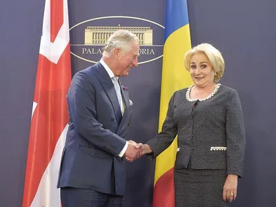 O fotografie care a ajuns virală: Viorica Dăncilă și prințul Charles