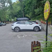 O familie din Suceava a plecat cu mașina electrică în Thassos. / Foto: Forum Thassos, Facebook