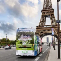 România, promovată ca destinație turistică pe autobuze și panouri din Paris. Preț: 111.000 euro - Foto: MEAT