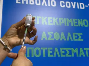 Certificatul de vaccinare, valabil doar 7 luni în Grecia, fără doza booster, la cei peste 60 de ani. / Foto: globaltimes.cn