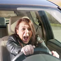 Ce trebuie să faci dacă ți se blochează pedala de accelerație a mașinii în mers? Nu intra în panică! - Foto: Freepik (Imagine cu rol ilustrativ)