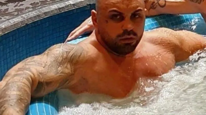 Cine e bărbatul „forțos” care i-a amenințat pe mascații SAS: Valentino, un interlop temut. - Foto: replicaonline.ro