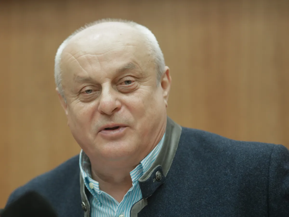 Fostul șef Romsilva avea 8.000€ salariu, plus 1.000€ pensie și 7 case. La pensionare și-a dat 55.000€ bonus