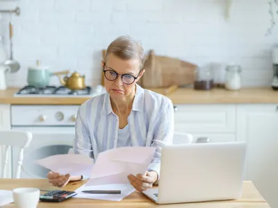 Pensionară la pensie - Foto: Freepik