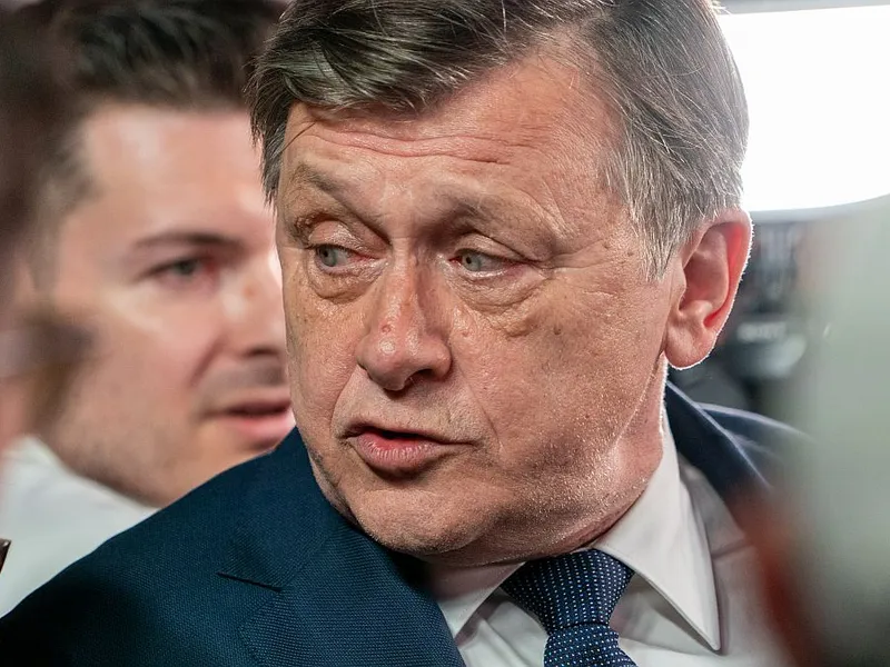 Crin Antonescu, la anunţarea exit-poll-ului, la sediul de campanie - Foto: INQUAM PHOTOS/Pană Tudor