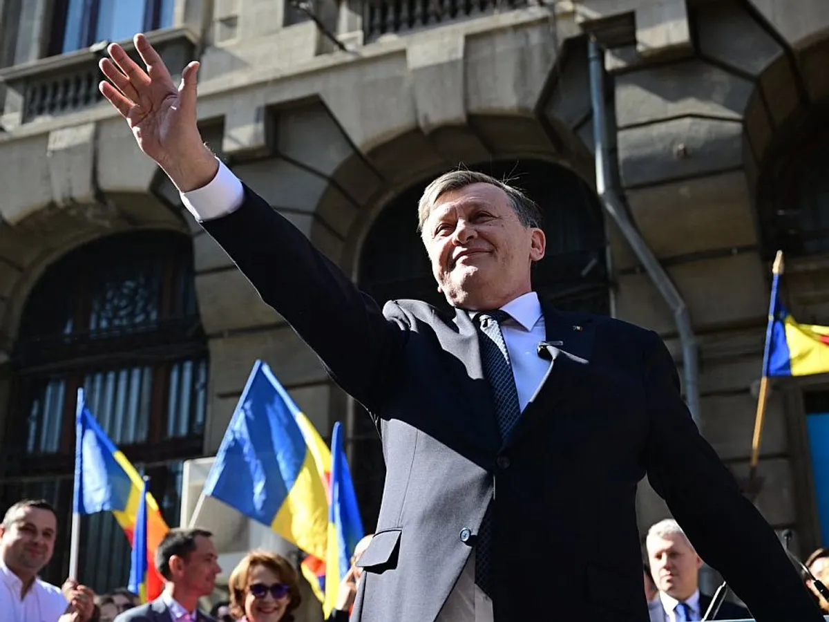 Crin Antonescu, despre care sunt priorităţile viitorului preşedinte al României - Foto: Profimedia Images