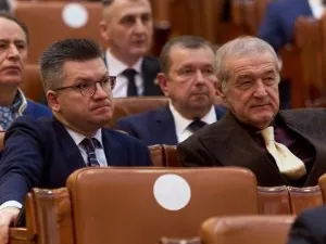 Gigi Becali a intrat în direct, în miezul nopții și a anunțat pe cine susține în turul 2