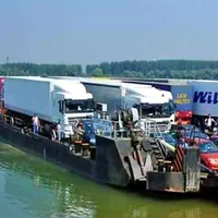 E atât de secetă, încât feribotul e nevoit să-şi suspende activitatea. Pe unde se trece Dunărea - Foto: realitateademehedinti.net